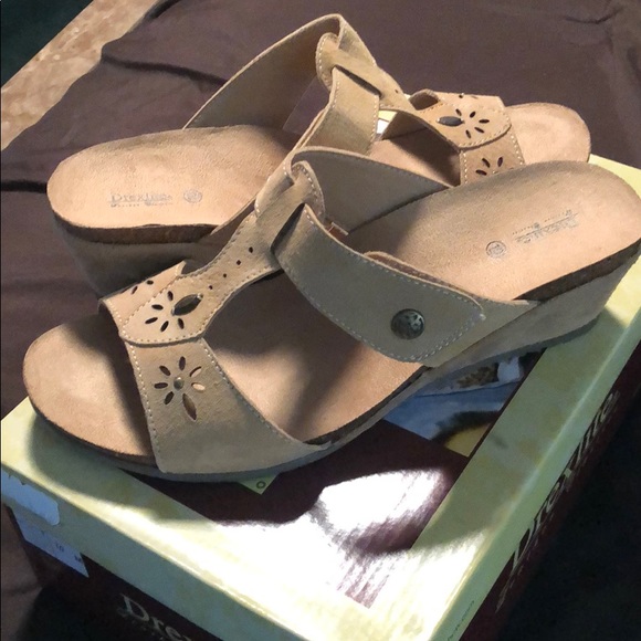 Sandals - Picture 3 of 3